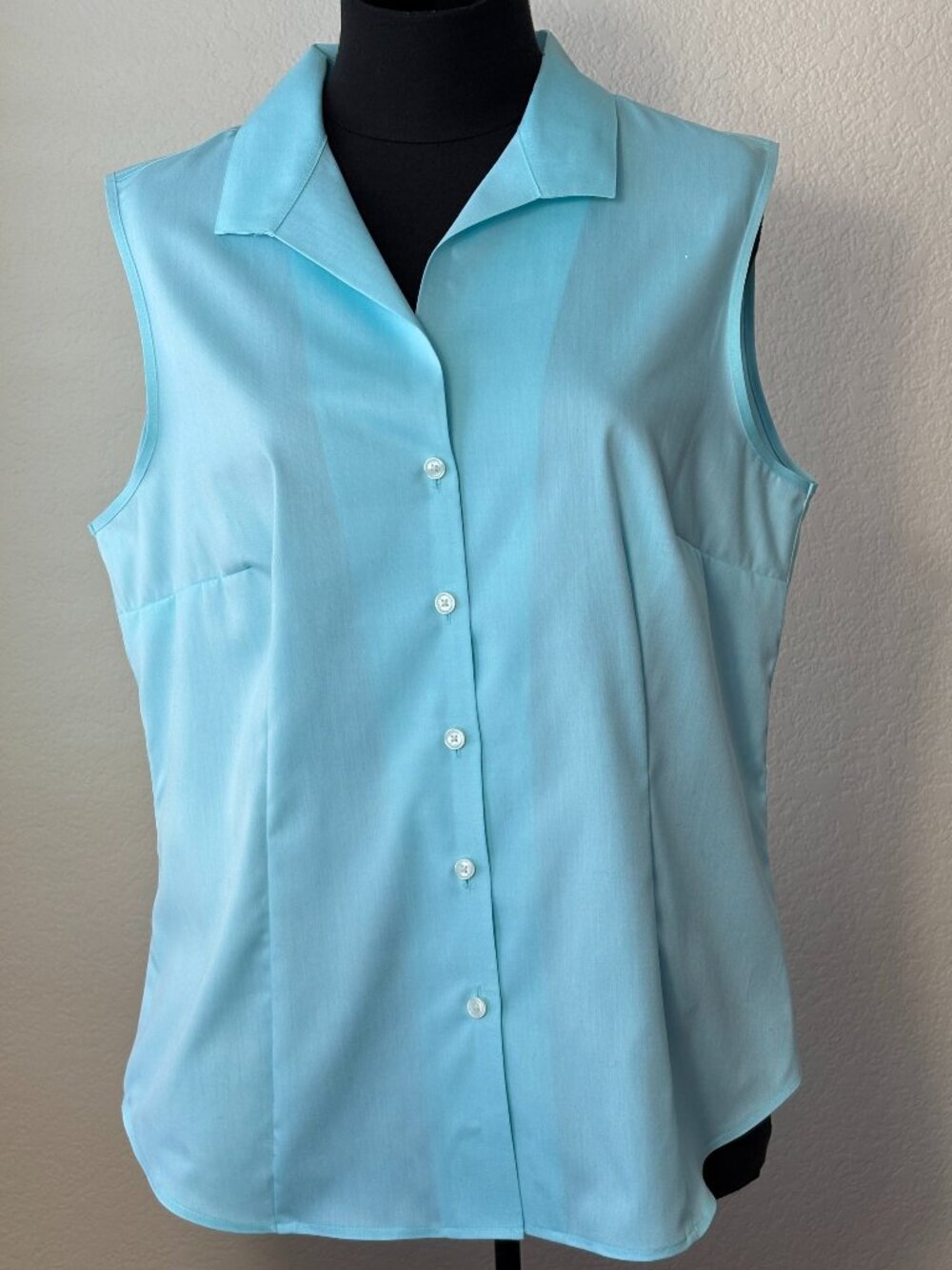 Jones New York Signature NWT Non Iron Sleeveless Button Front Blouse Aqua L
